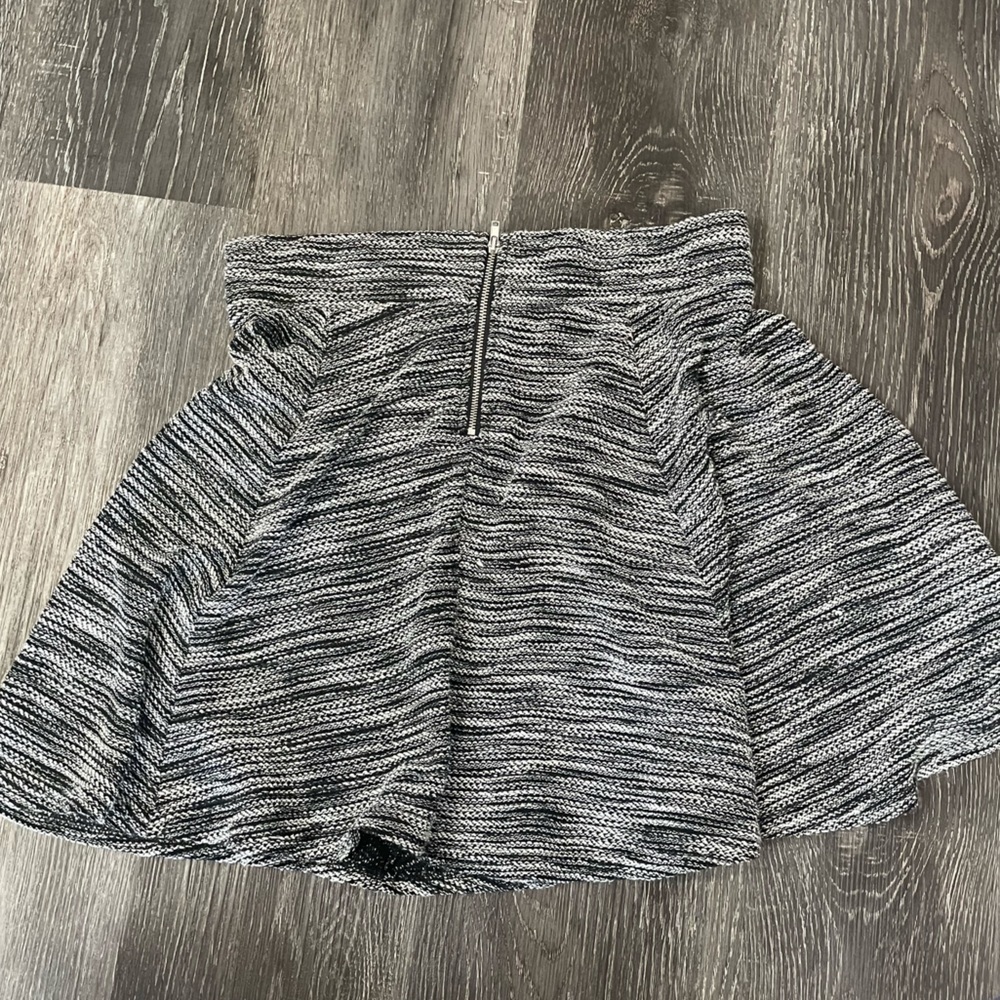 Divided H&M herringbone circle skirt size M great condition - Picture 4 of 4